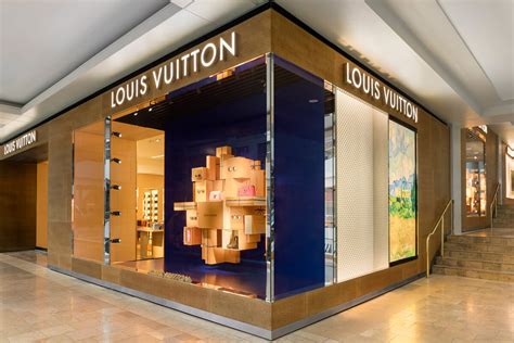 LOUIS VUITTON SCOTTSDALE .